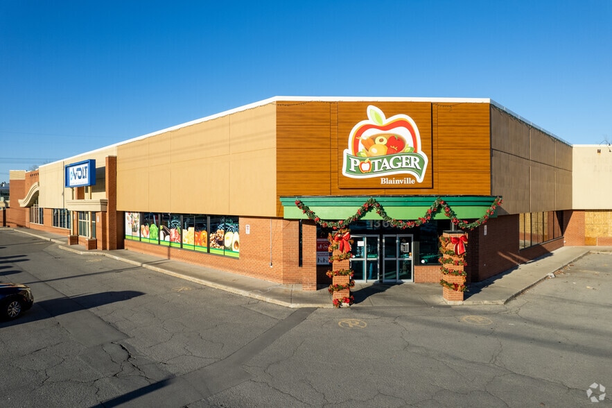 More Photos Of 1314-1360 Boul du Curé-Labelle, Blainville Storefront For Lease
