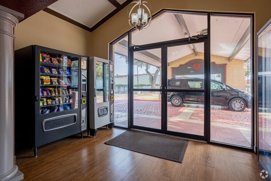 More Photos Of 9902 Gulf Freeway, Houston Hotel For Sale