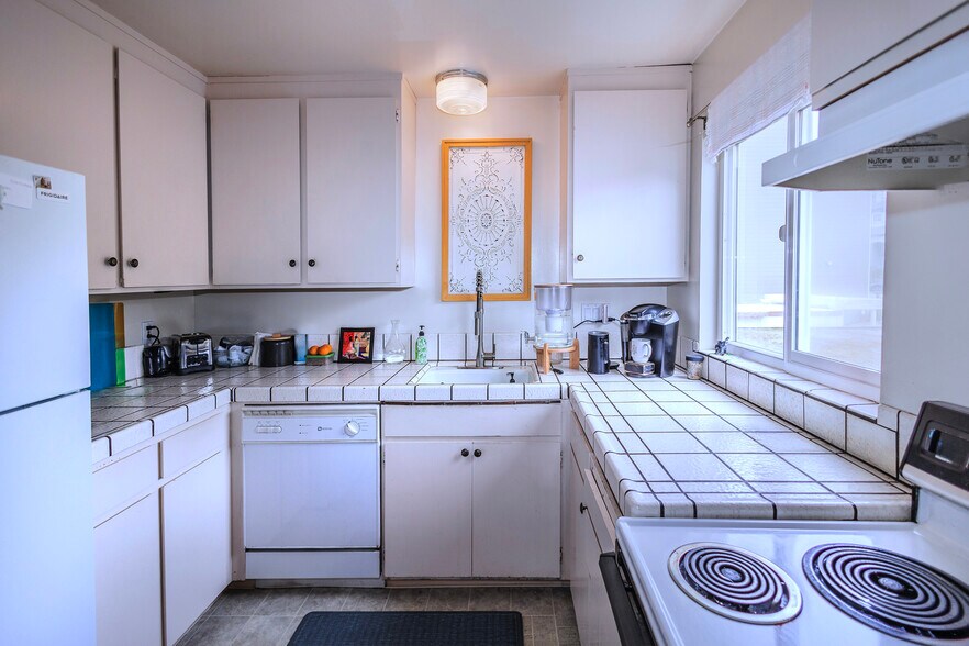 More Photos Of 510 Avenue Alhambra, Half Moon Bay Apartments For Sale