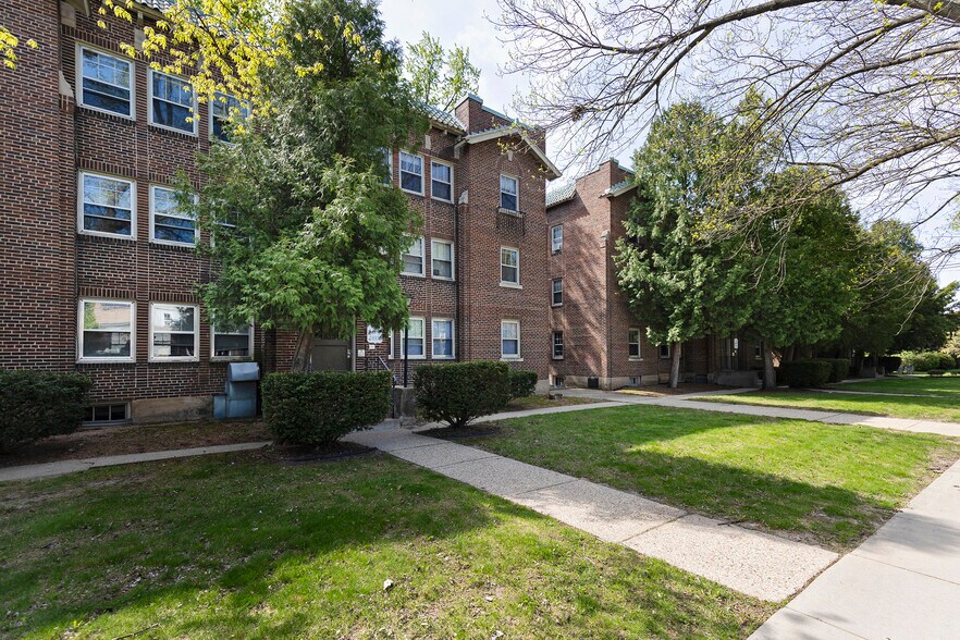 Primary Photo Of 2821 Monroe St, Madison Apartments For Sale