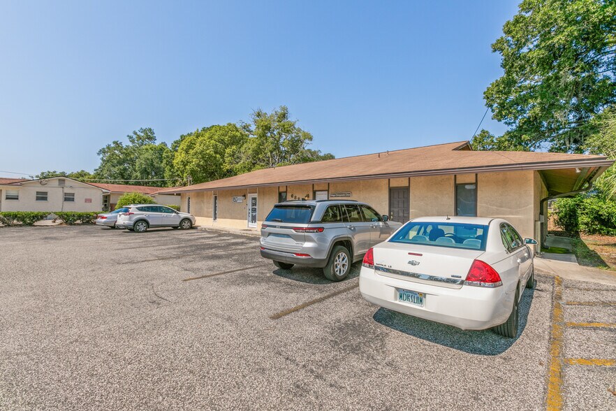 More Photos Of 6820 Saint Augustine Rd, Jacksonville Medical For Lease