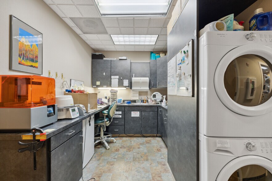 More Photos Of 1963 Thompson Rd, Coos Bay Hospital For Lease