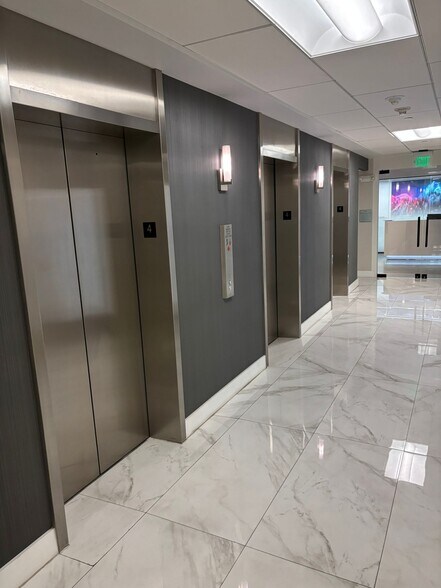 More Photos Of 150 SE 2nd Ave, Miami Office Residential For Lease