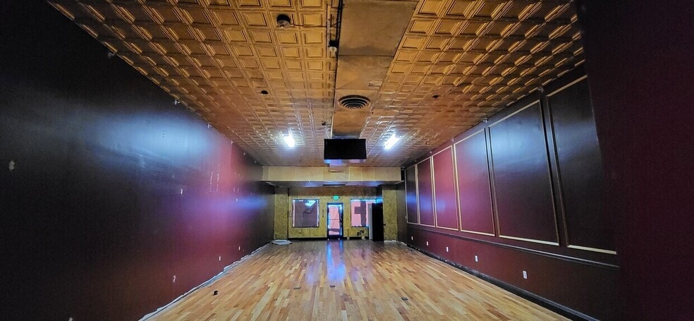 More Photos Of 1320 Reisterstown Rd, Pikesville Storefront For Lease