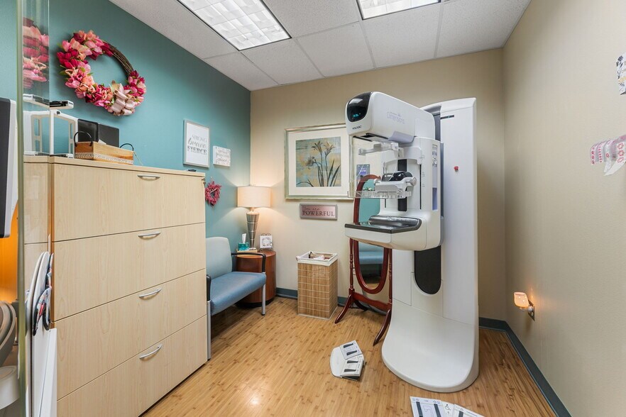 More Photos Of 5700 N Exp 77/83, Brownsville Medical For Sale