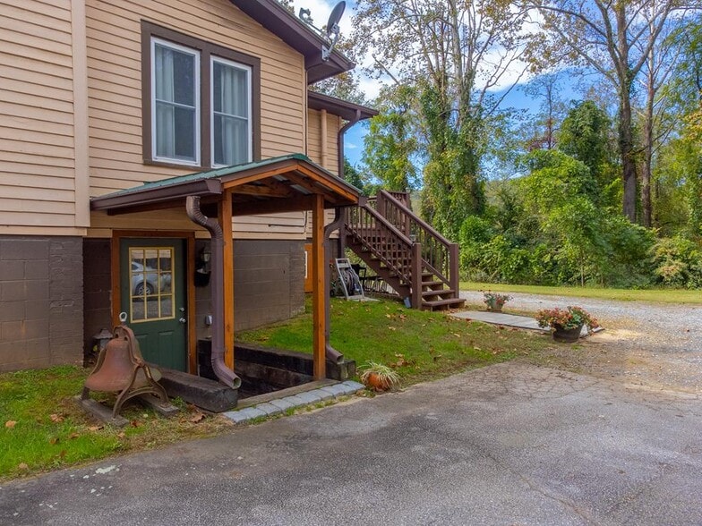 More Photos Of 3074 Old Cullowhee Rd, Cullowhee Apartments For Sale