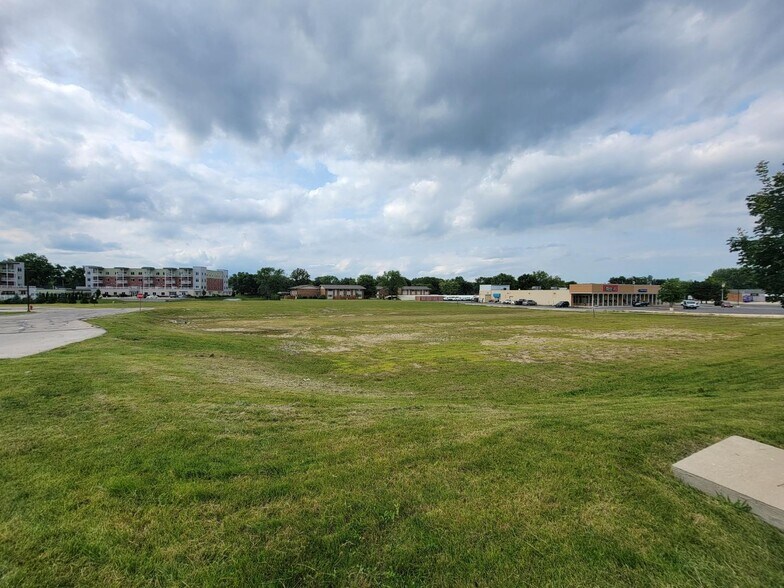 More Photos Of S74W16890 Janesville Rd, Muskego Land For Sale