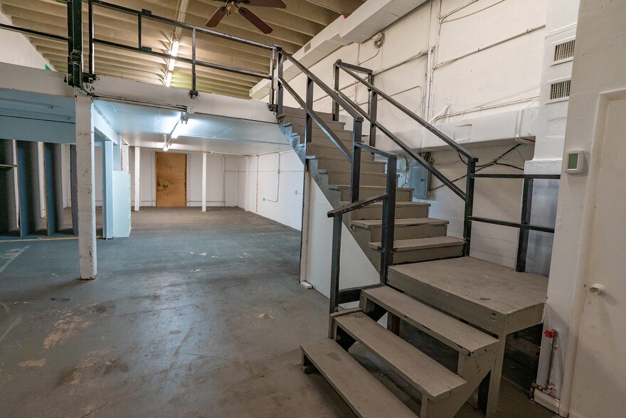 More Photos Of 363-367 NE 61st St, Miami Loft Creative Space For Lease