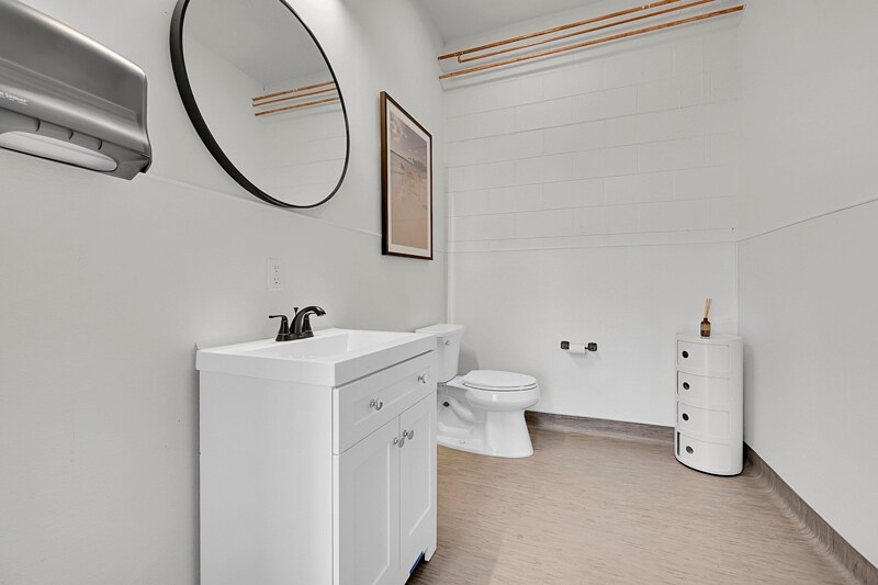 More Photos Of 704 S Monaco Pky, Denver Auto Repair For Sale