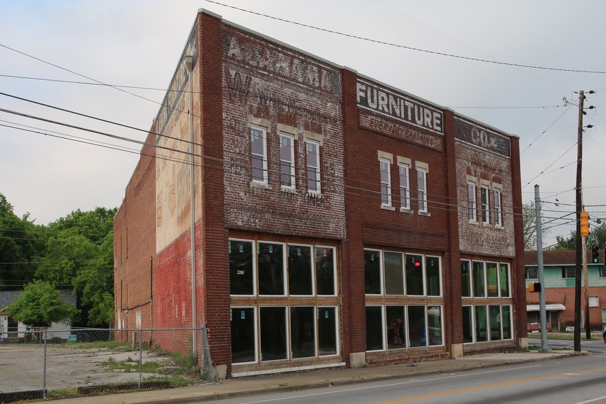 More Photos Of 2200 Glass St, Chattanooga Storefront Retail Residential For Sale