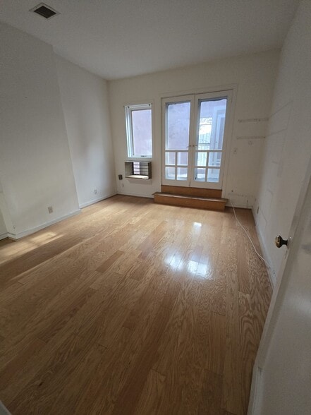 More Photos Of 129 11th St, Brooklyn Manufacturing For Lease