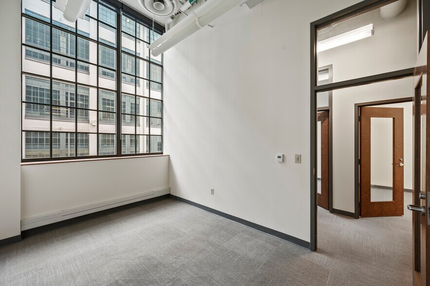 More Photos Of 525 Vine St, Winston-Salem Office For Lease