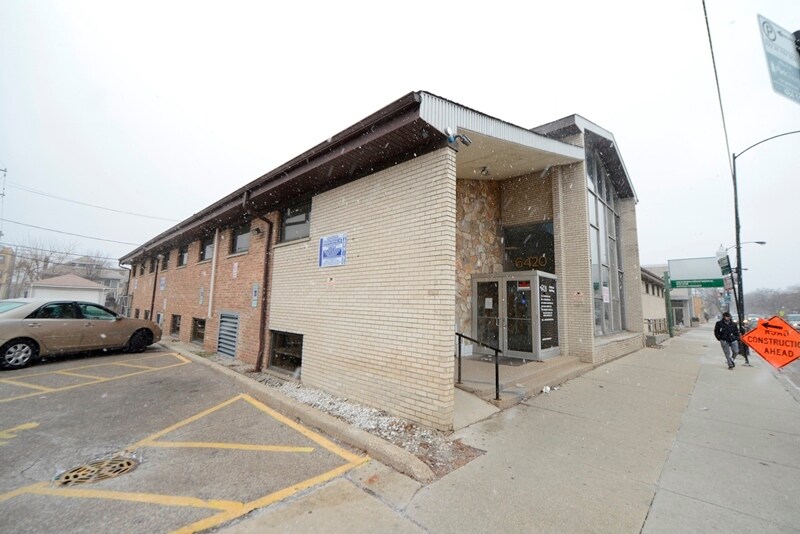 More Photos Of 6420 N California Ave, Chicago Coworking Space