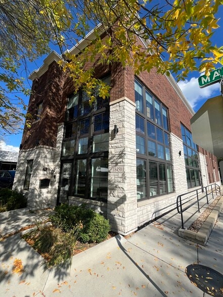 More Photos Of 18450 Mack Ave, Grosse Pointe Freestanding For Lease