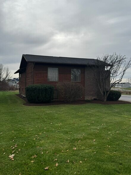 More Photos Of 1520 Rochester Rd, Farmington Medical For Lease