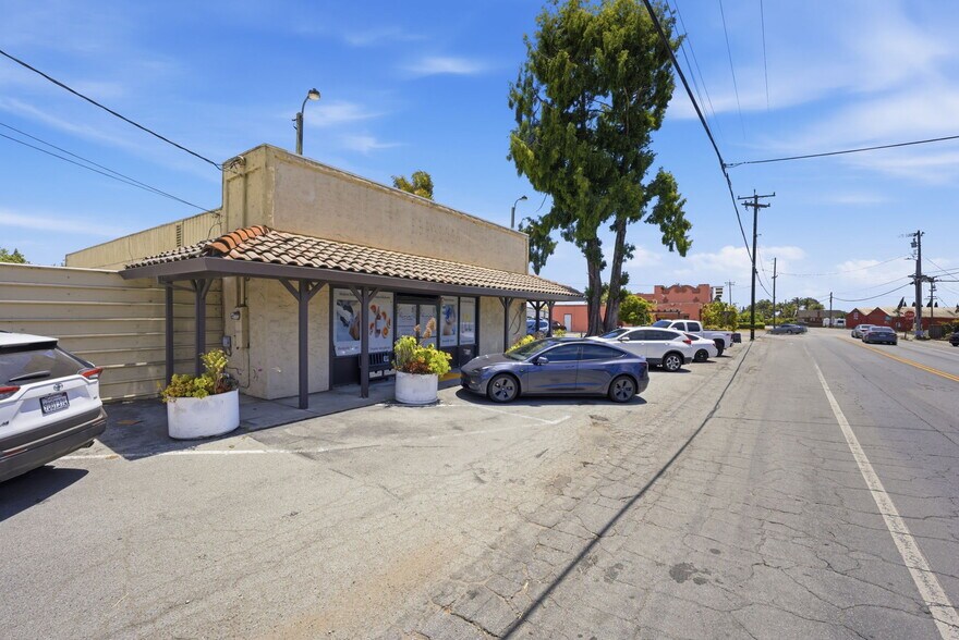 More Photos Of 2904-2908 Freedom Blvd, Watsonville Storefront Retail Residential For Sale