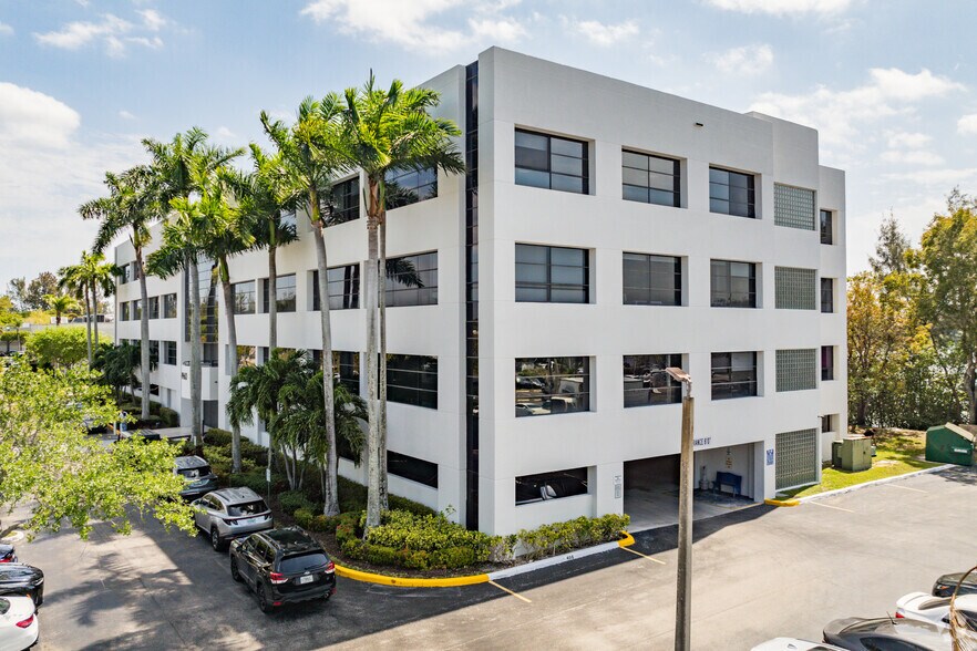 More Photos Of 4960 SW 72nd Ave, Miami Medical For Lease