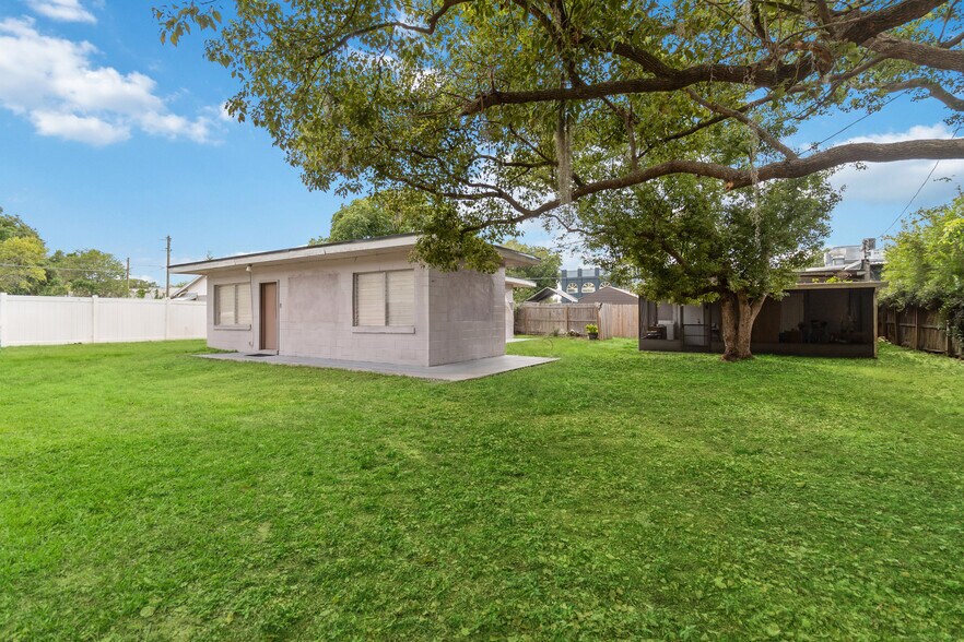 More Photos Of 17436 7th St, Montverde General Retail For Sale