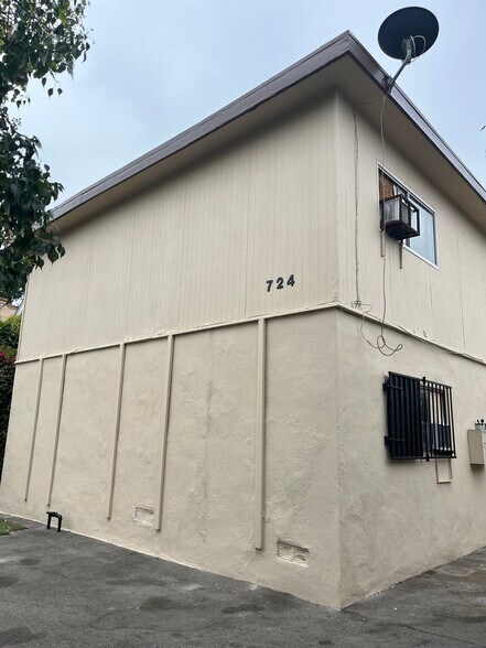 More Photos Of 724 E 32nd St, Los Angeles Apartments For Sale