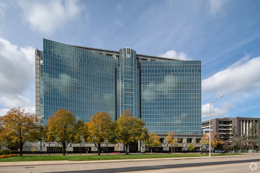 More Photos Of 6250 N River Rd, Rosemont Office For Lease