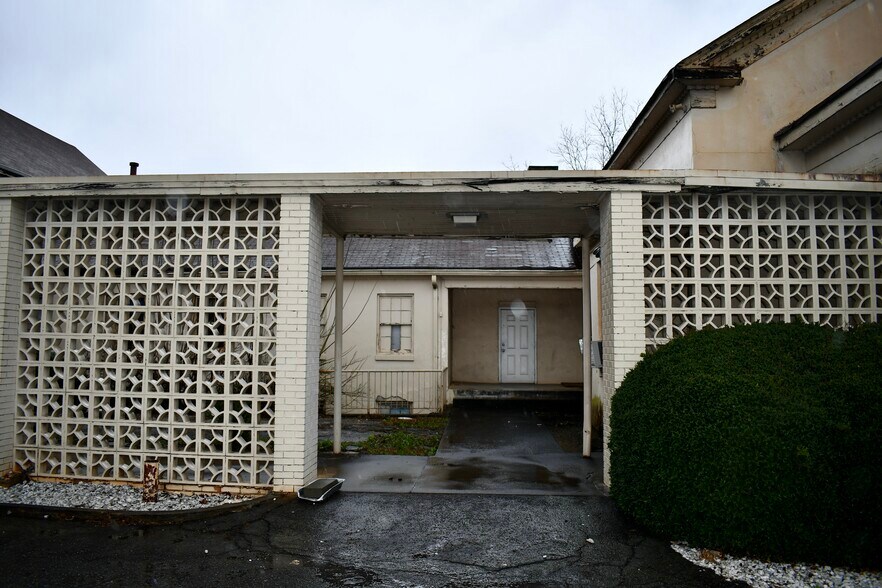 More Photos Of 2218 Candler Rd, Decatur Religious Facility For Sale