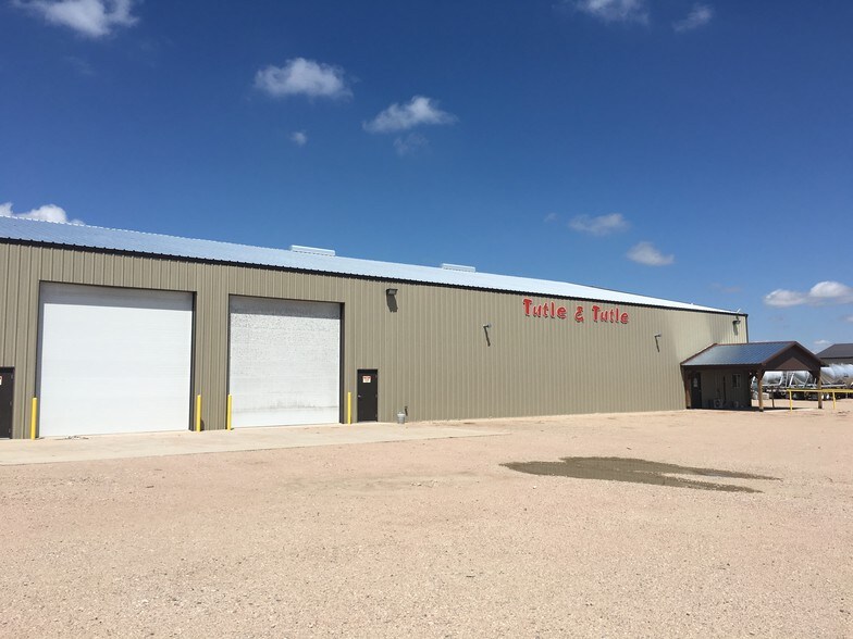 More Photos Of 833 US Highway 85, Nunn Warehouse For Lease