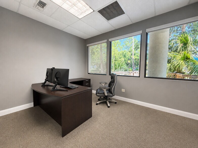More Photos Of 7076 Davis Creek Rd, Jacksonville Warehouse For Lease