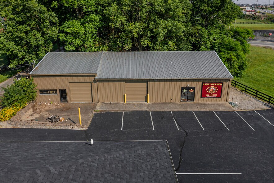 More Photos Of 654 Versailles Rd, Frankfort Showroom For Lease