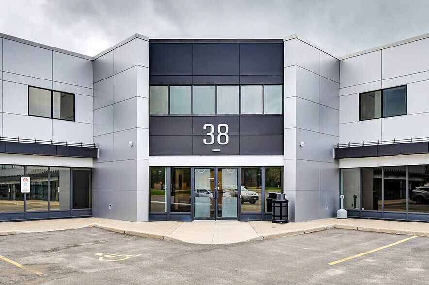 More Photos Of 38 Antares Dr, Ottawa Light Distribution For Lease