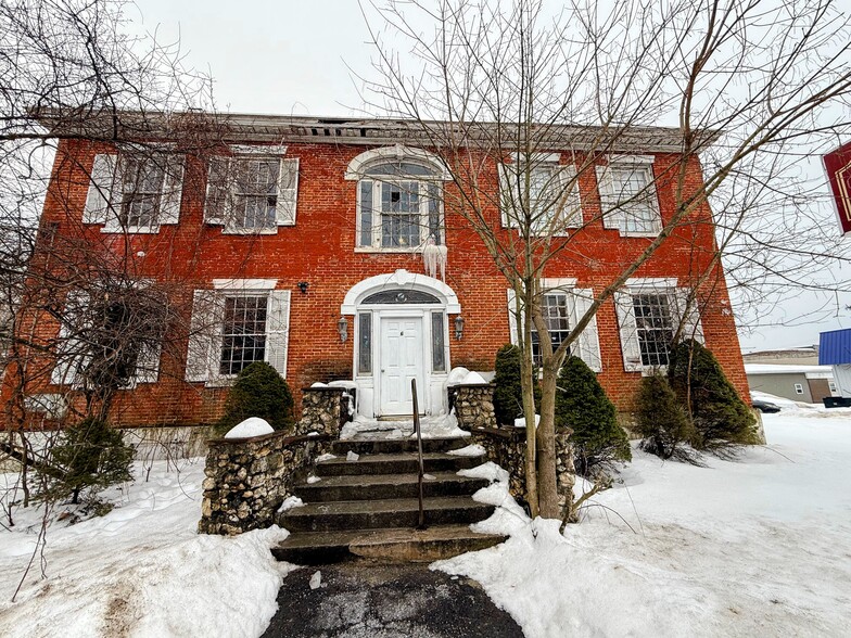 More Photos Of 6 Church St, Nassau Apartments For Sale