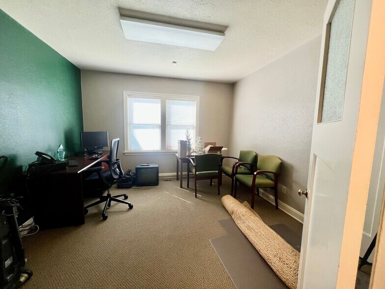 More Photos Of 717 E Lake Ave, Watsonville Office For Lease