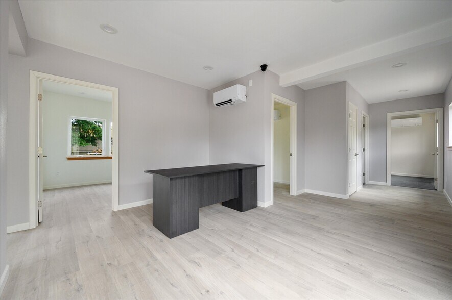 More Photos Of 3128 E Evergreen Blvd, Vancouver Loft Creative Space For Sale