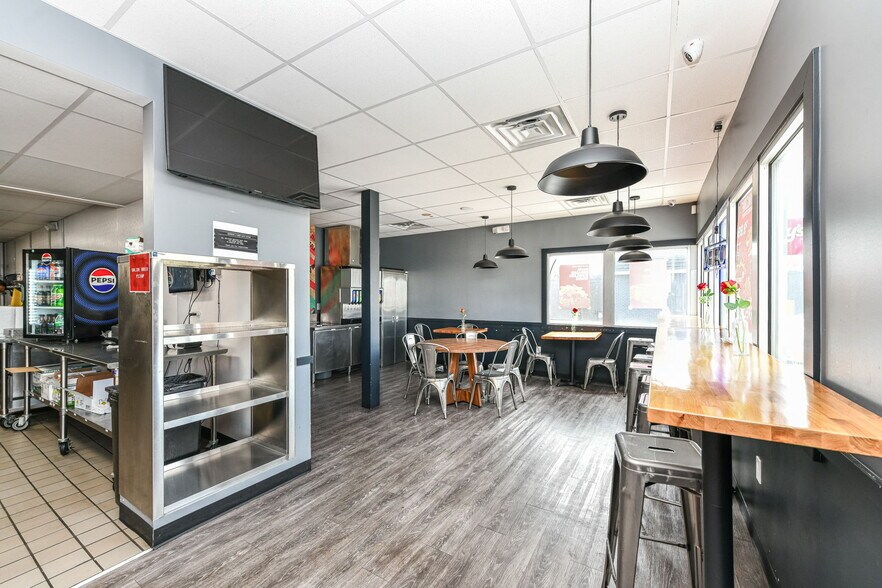 More Photos Of 5527 N Keystone Ave, Indianapolis Restaurant For Sale