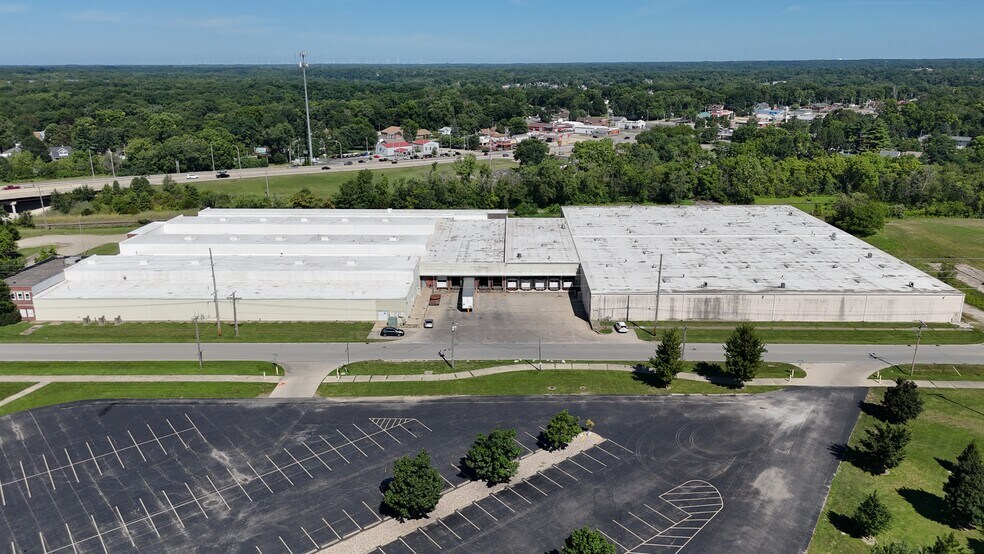 More Photos Of 800 S Gilbert St, Danville Warehouse For Lease