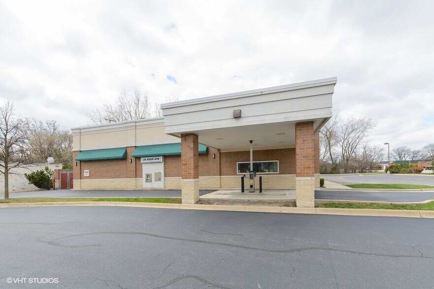 More Photos Of 1000-1050 Geneva Rd, Wheaton General Retail For Sale