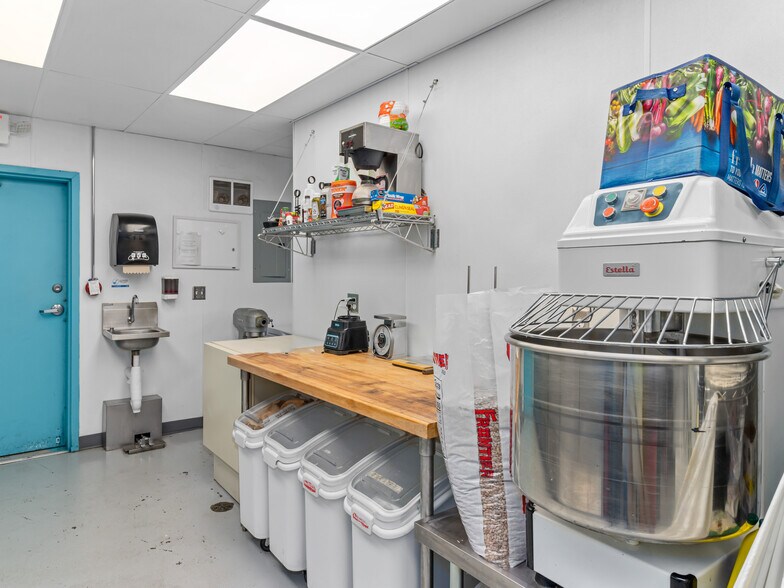 More Photos Of 865 Moraine Ave, Estes Park Restaurant For Sale