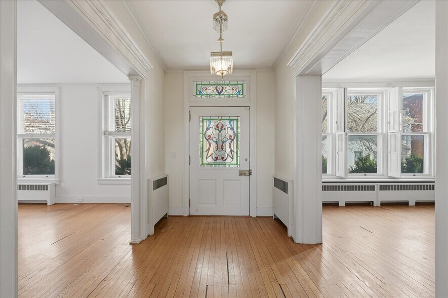 More Photos Of 217 W Boscawen St, Winchester Restaurant For Sale