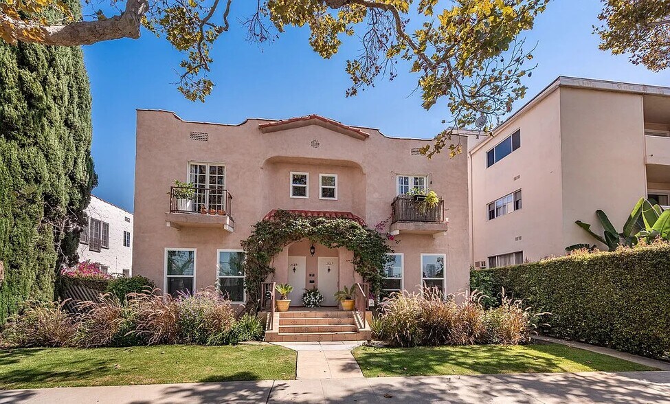 Primary Photo Of 264 S Rexford Dr, Beverly Hills Apartments For Sale