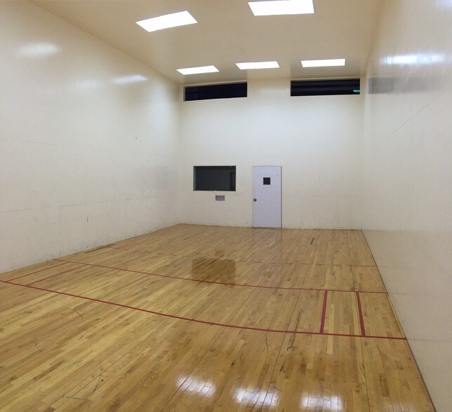 More Photos Of 3000 N Grant Ave, Springfield Schools For Sale