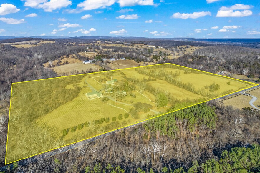 More Photos Of 23130 Briar Patch Ln, Middleburg Hospitality For Sale