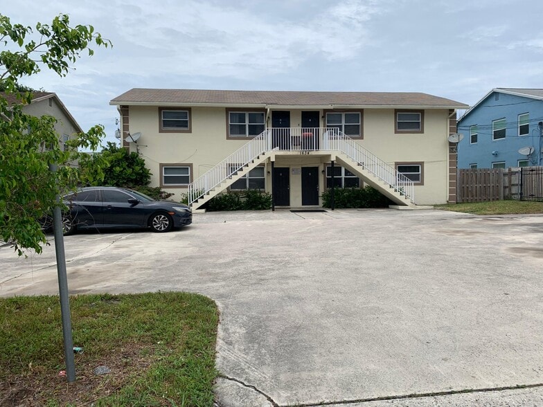 More Photos Of 1634 W 26th Ct, Riviera Beach Apartments For Sale