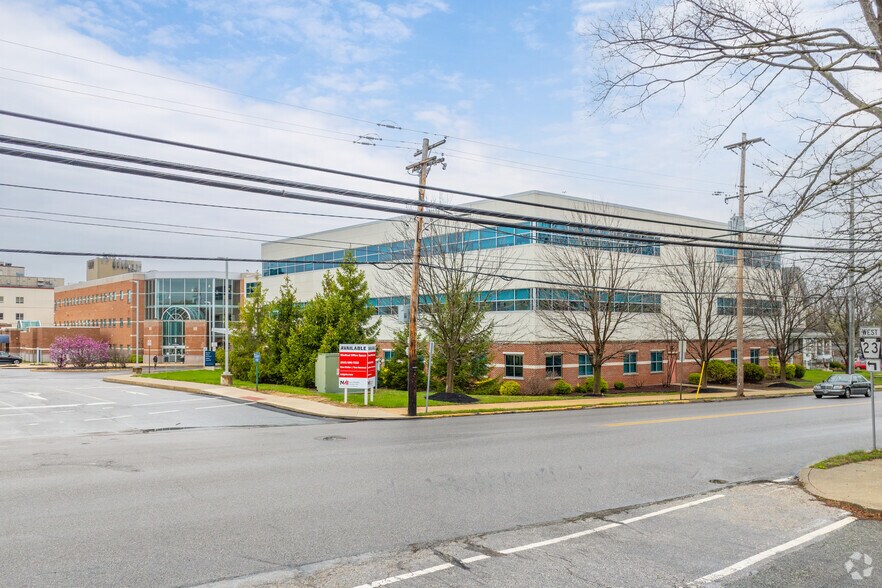More Photos Of 824 Main St, Phoenixville Medical For Lease