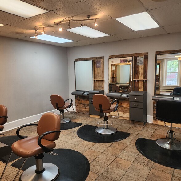 More Photos Of 37 W Washington Ave, Washington Storefront Retail Residential For Lease