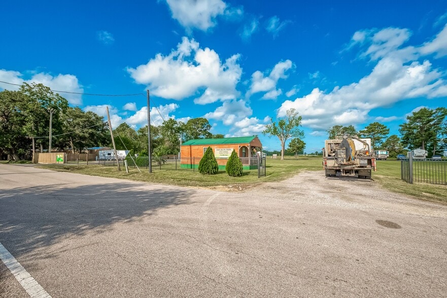 More Photos Of 16181 Lindstrom Rd, Crosby Trailer Camper Park For Sale