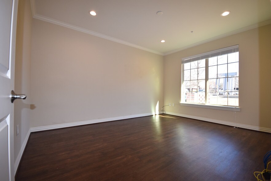 More Photos Of 8668 John Hickman Pky, Frisco Medical For Lease