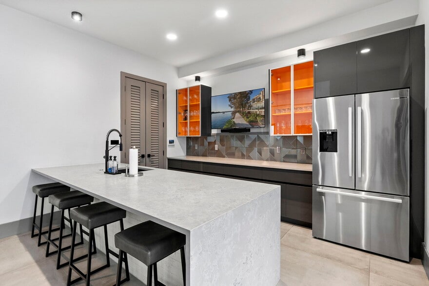 More Photos Of 7231 Stonewall Bnd, San Antonio Self Storage For Sale