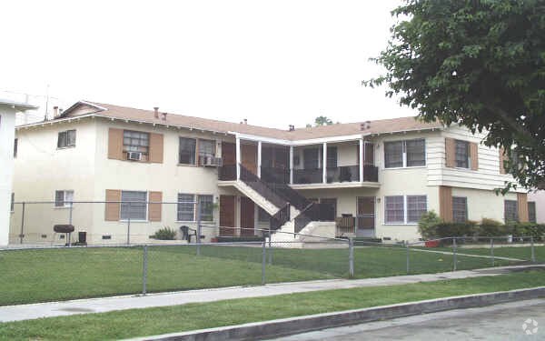 More Photos Of 20618 Hartland St, Winnetka Apartments For Sale