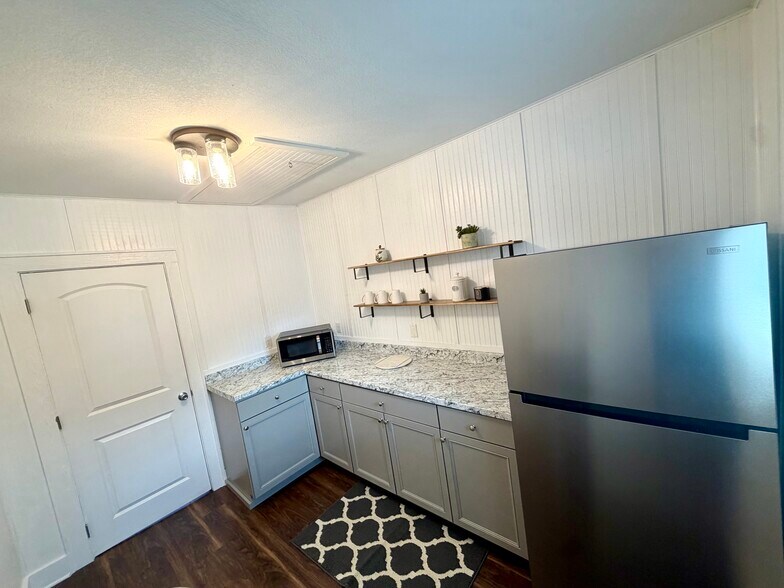 More Photos Of 904 W Lamar Alexander Pky, Maryville Office For Lease