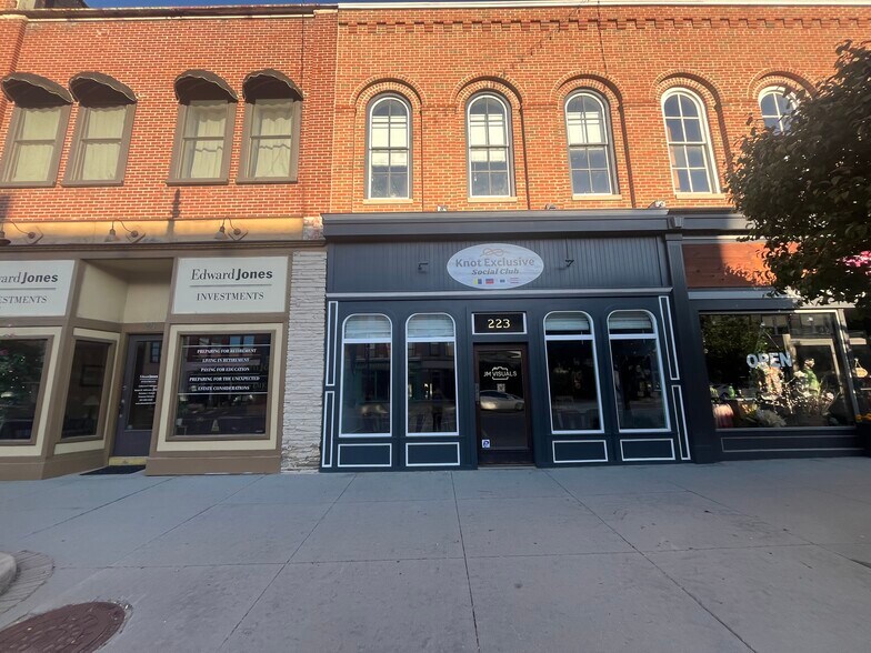 More Photos Of 223 Huron Ave, Port Huron Storefront Retail Residential For Sale