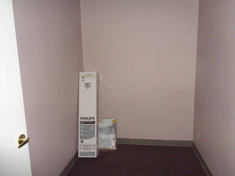 More Photos Of 3903-3913 S Lynn Ct, Independence Office For Sale